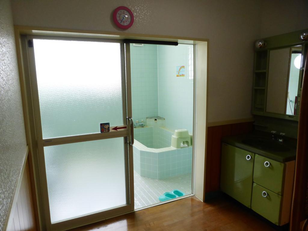Kagura House Hotell Yuzawa  Exteriör bild